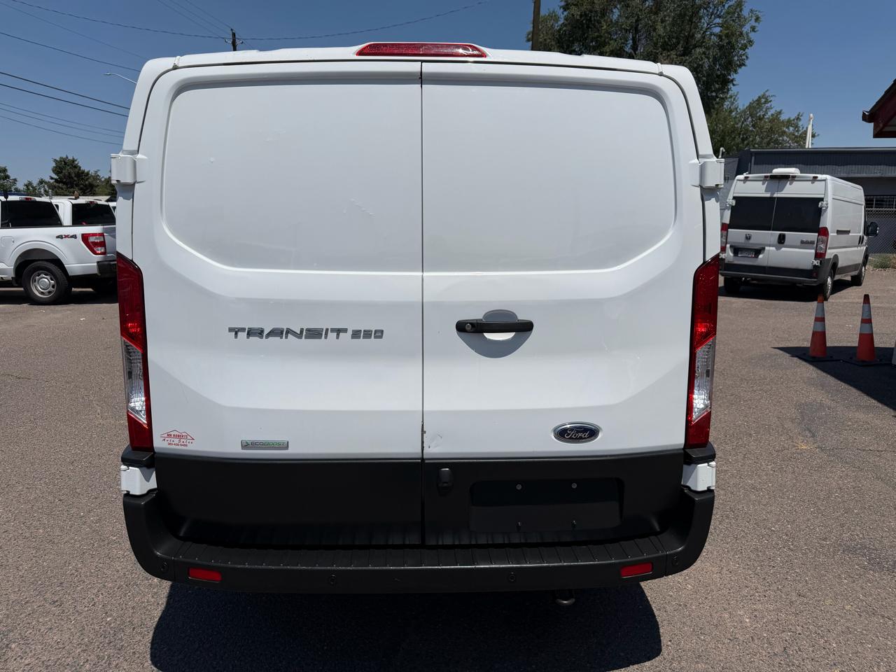 Ford Transit Cargo Van T-250 130" Low Rf 9070 GVWR RWD 2022