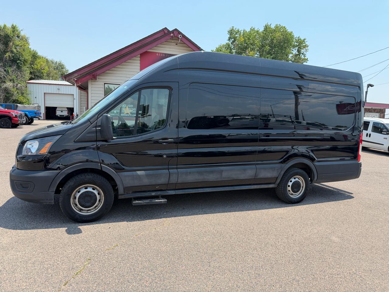 Ford Transit Cargo Van T-250 148" EL Hi Rf 9070 GVWR RWD 2023