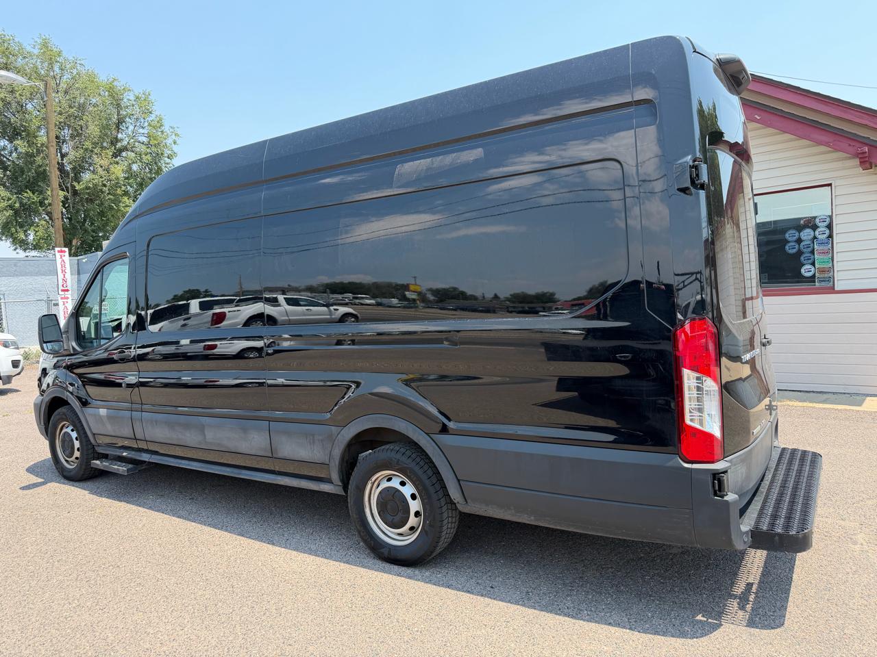 Ford Transit Cargo Van T-250 148" EL Hi Rf 9070 GVWR RWD 2023