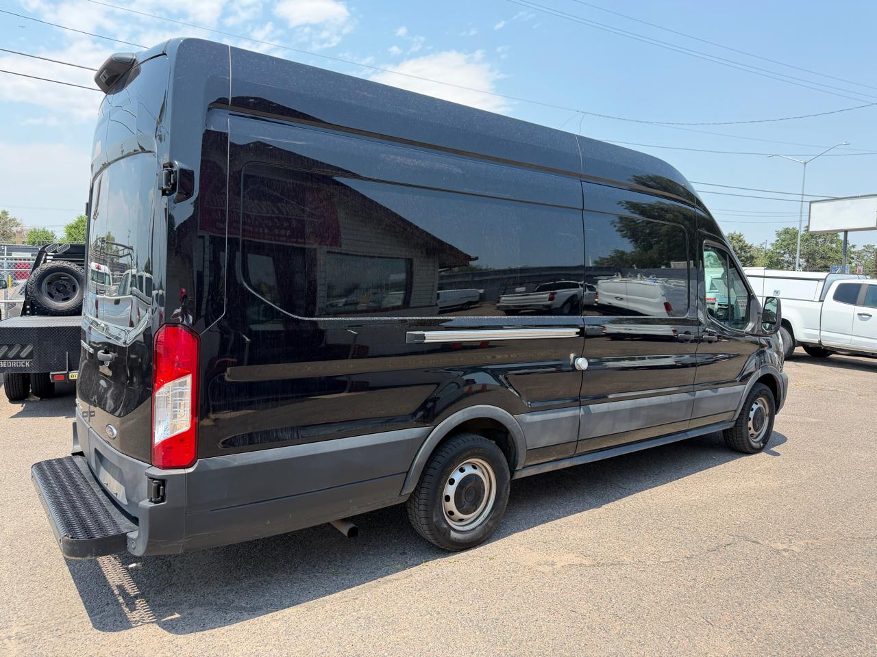 Ford Transit Cargo Van T-250 148" EL Hi Rf 9070 GVWR RWD 2023