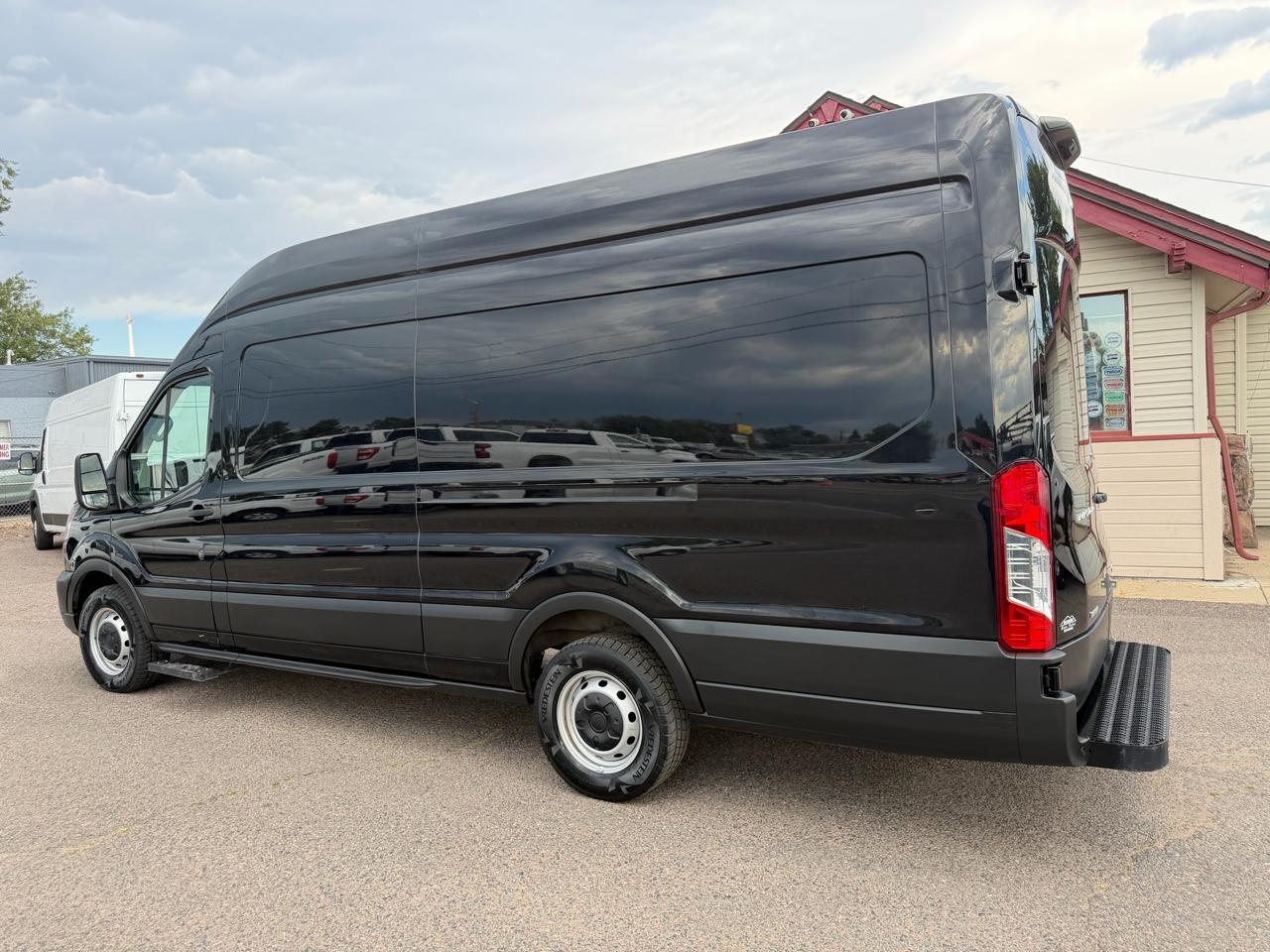 Ford Transit Cargo Van T-250 148" EL Hi Rf 9070 GVWR RWD 2023