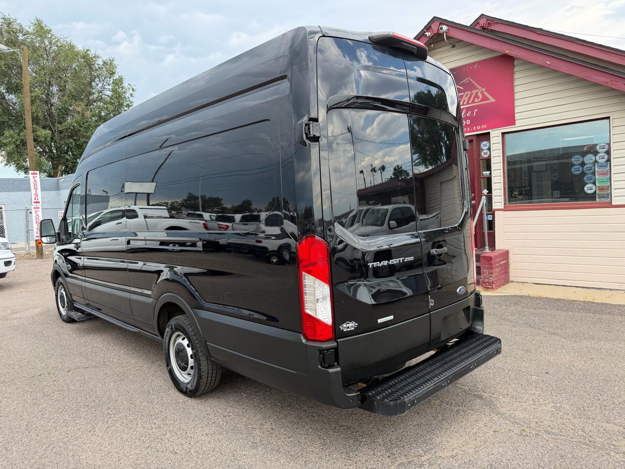 Ford Transit Cargo Van T-250 148" EL Hi Rf 9070 GVWR RWD 2023