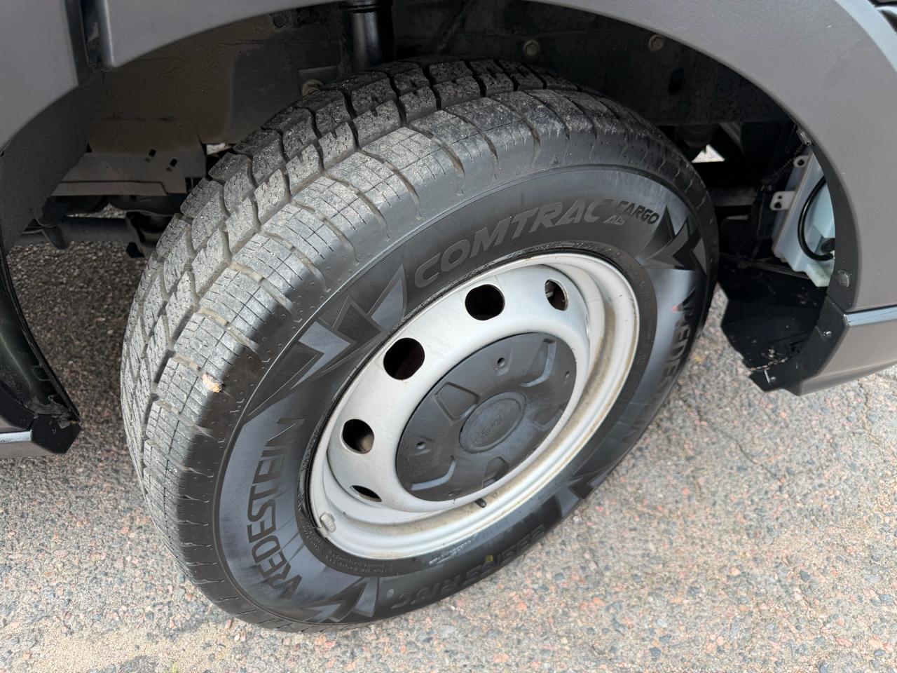 Ford Transit Cargo Van T-250 148" EL Hi Rf 9070 GVWR RWD 2023