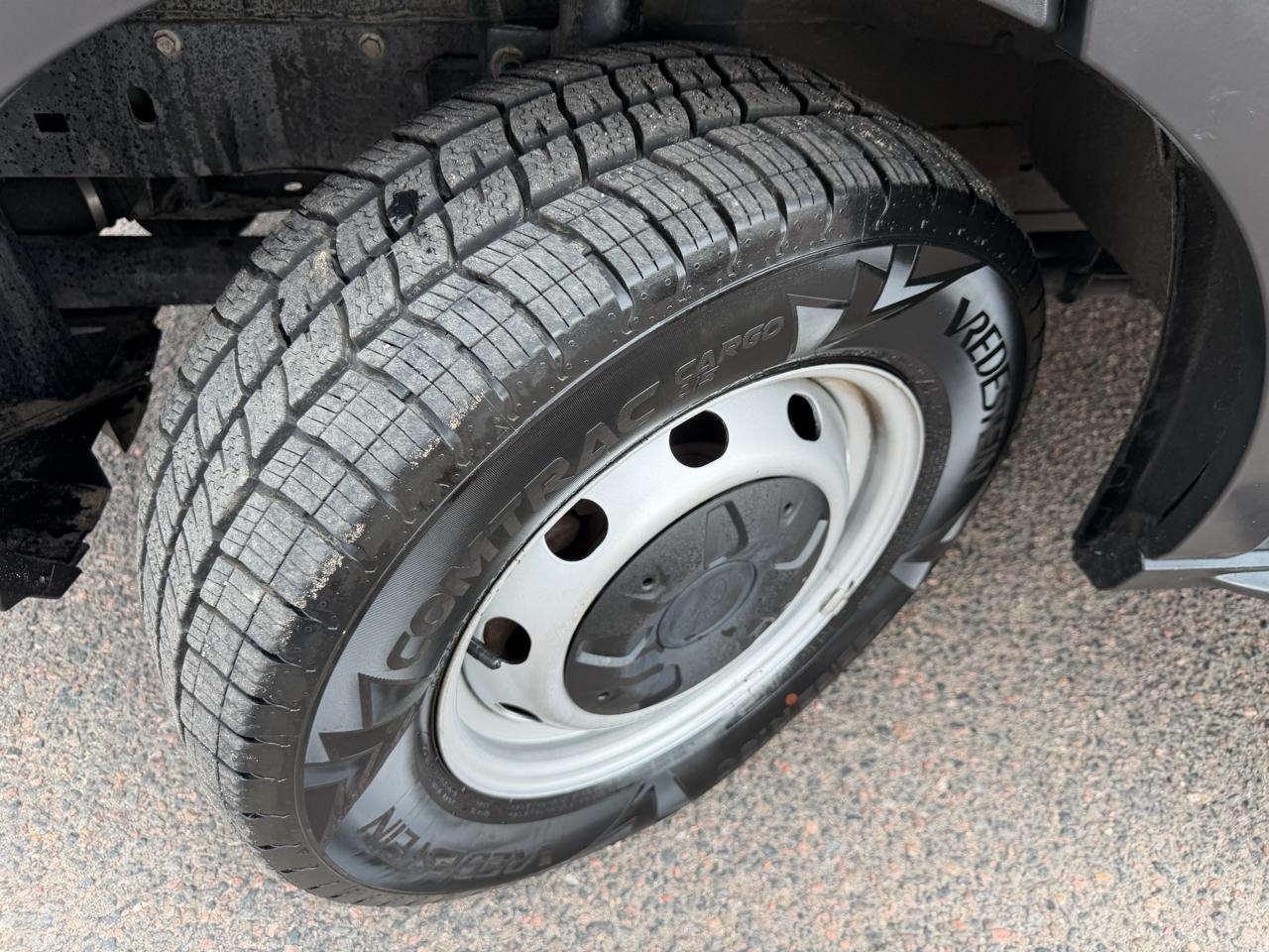 Ford Transit Cargo Van T-250 148" EL Hi Rf 9070 GVWR RWD 2023