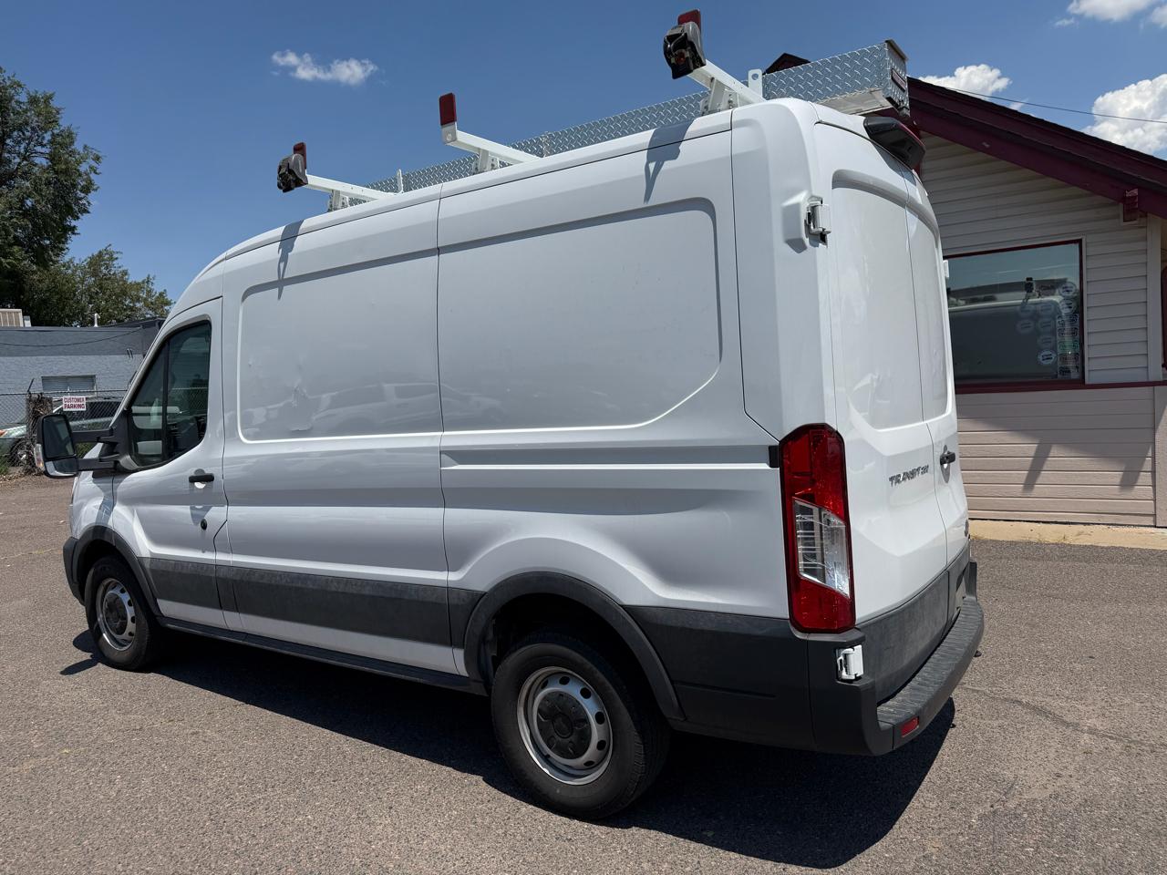 Ford Transit Cargo Van T-250 130" Med Rf 9070 GVWR RWD 2023