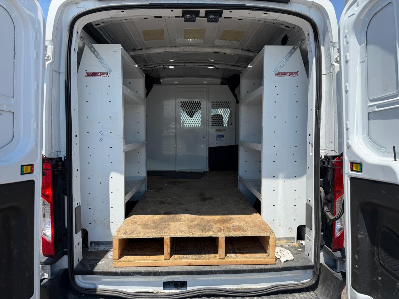 Ford Transit Cargo Van T-250 130" Med Rf 9070 GVWR RWD 2023