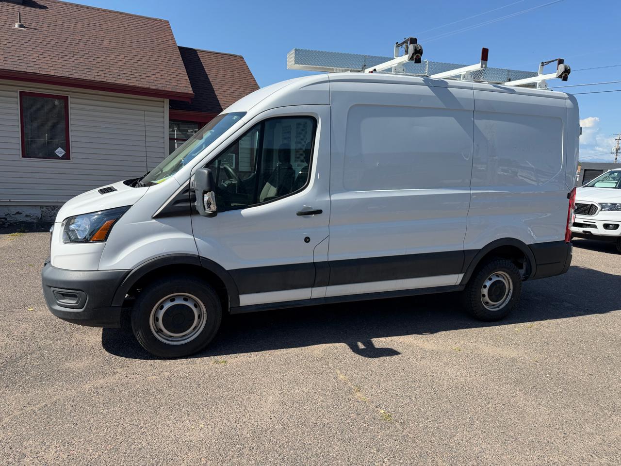 Ford Transit Cargo Van T-250 130" Med Rf 9070 GVWR RWD 2023