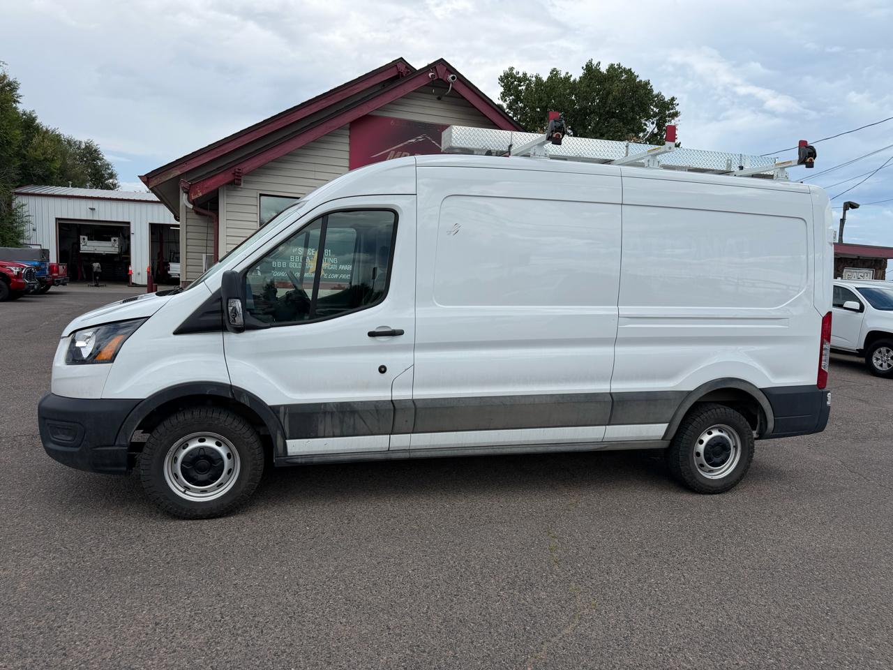 Ford Transit Cargo Van T-250 148" Med Rf 9070 GVWR RWD 2023