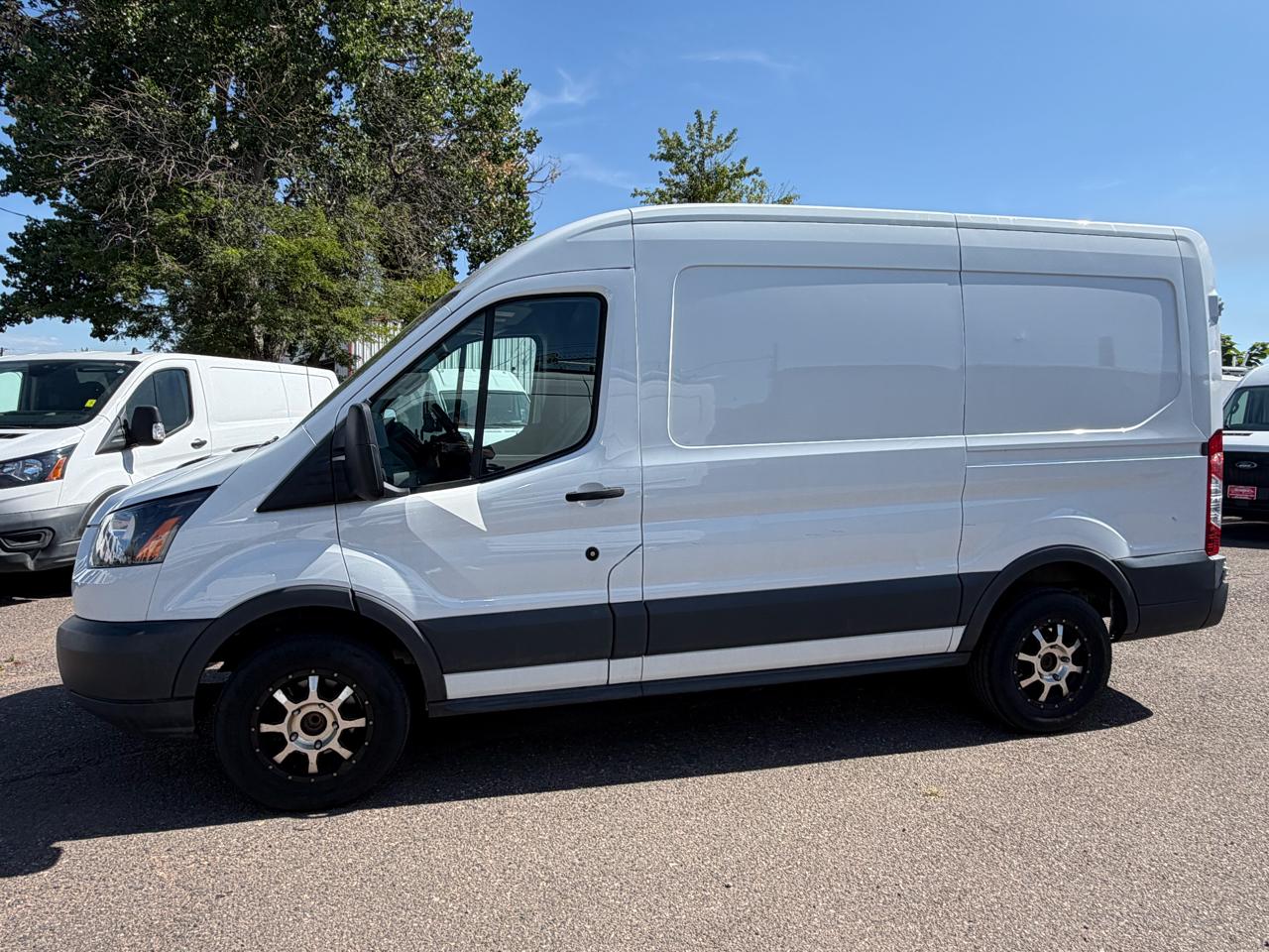 Ford Transit Van T-250 130" Med Rf 9000 GVWR Sliding RH Dr 2018