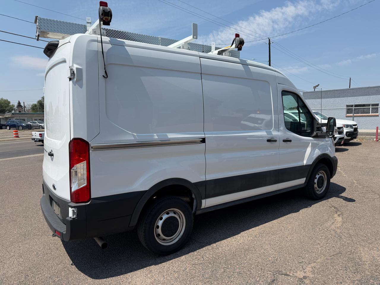 Ford Transit Cargo Van T-250 130" Med Rf 9070 GVWR RWD 2023