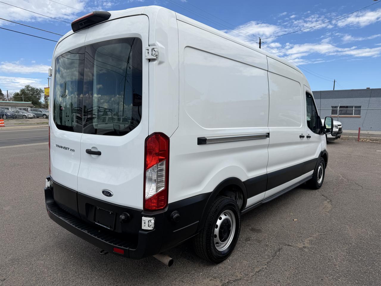 Ford Transit Cargo Van T-250 148" Med Rf 9070 GVWR RWD 2020