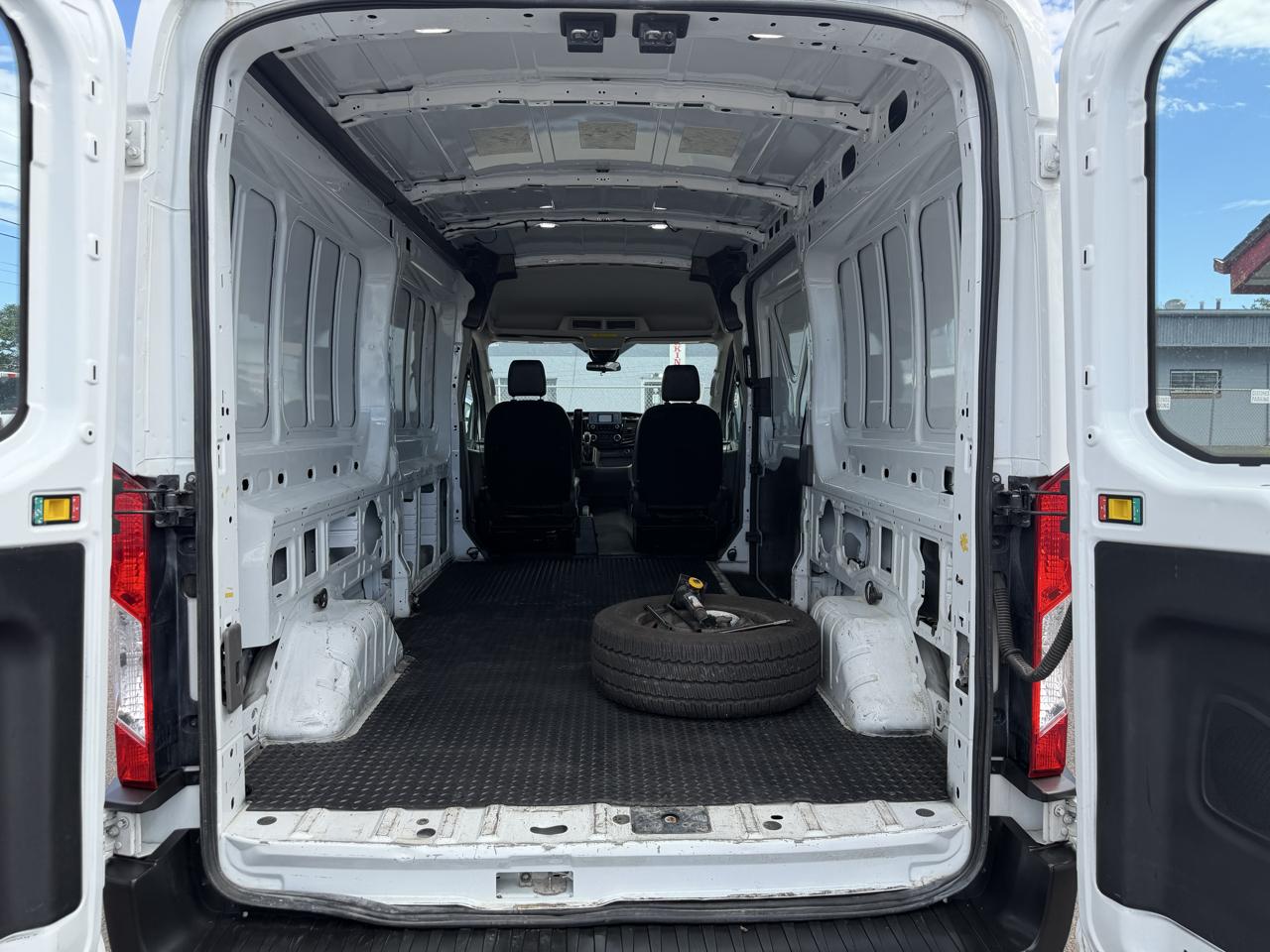 Ford Transit Cargo Van T-250 148" Med Rf 9070 GVWR RWD 2020