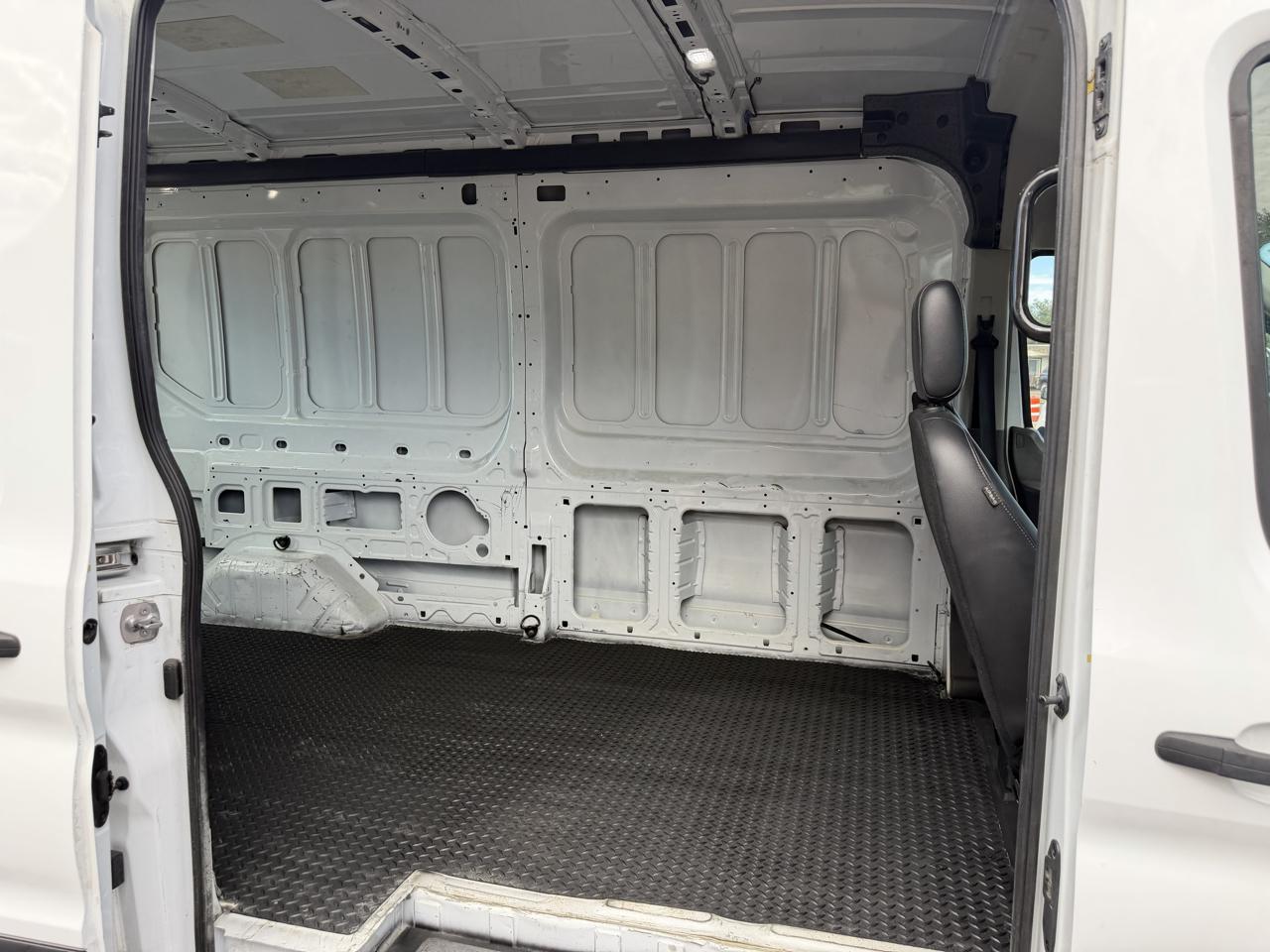 Ford Transit Cargo Van T-250 148" Med Rf 9070 GVWR RWD 2020