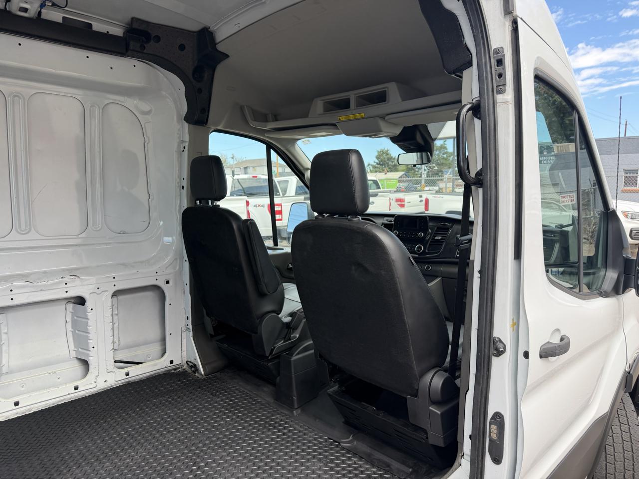 Ford Transit Cargo Van T-250 148" Med Rf 9070 GVWR RWD 2020
