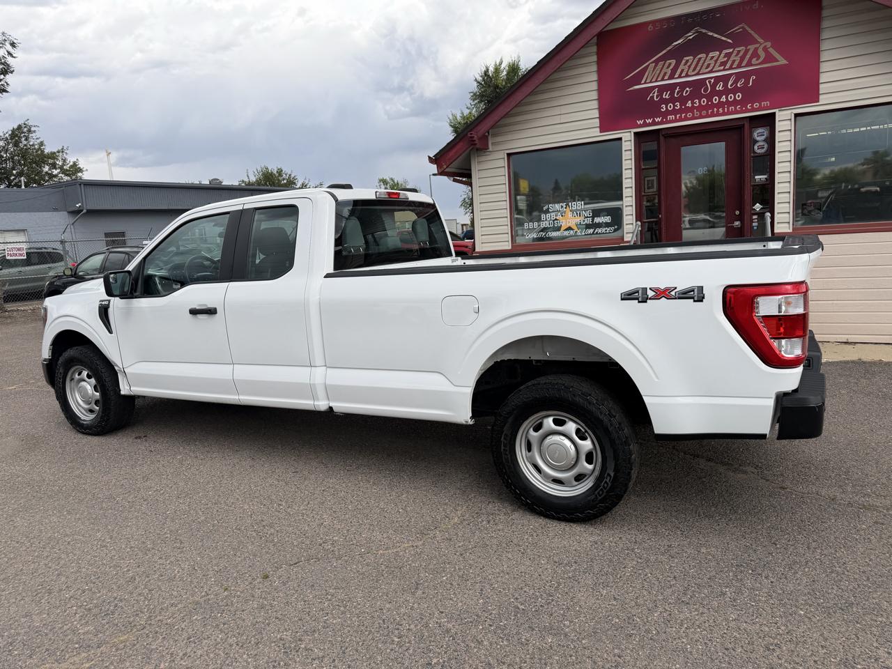 Ford F-150 XL SuperCab Long Bed 4WD 2023