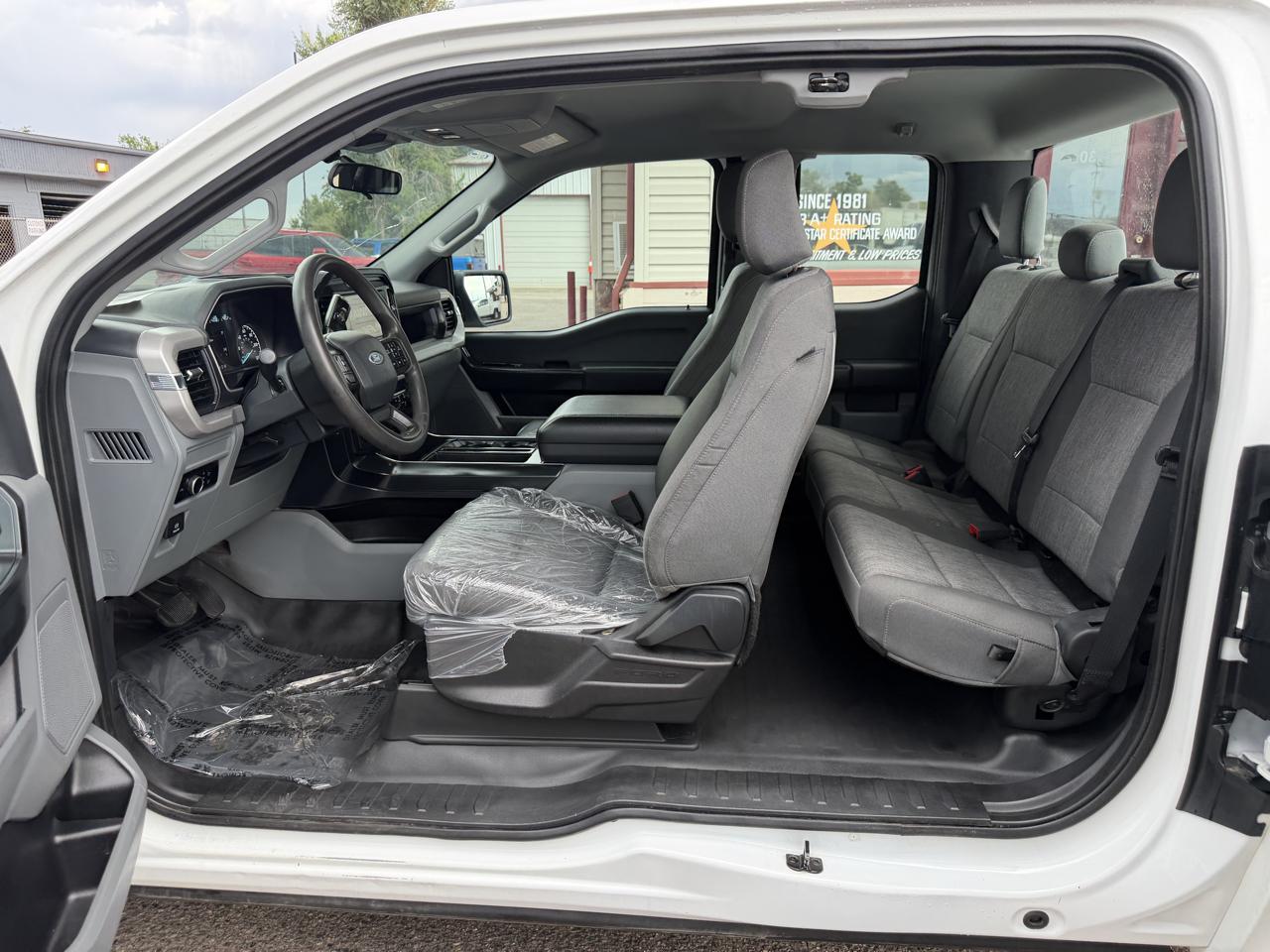 Ford F-150 XL SuperCab Long Bed 4WD 2023