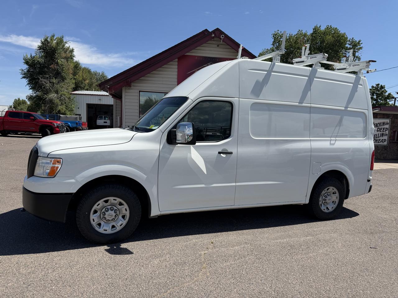 Nissan NV Cargo NV2500 HD High Roof V8 SV 2021