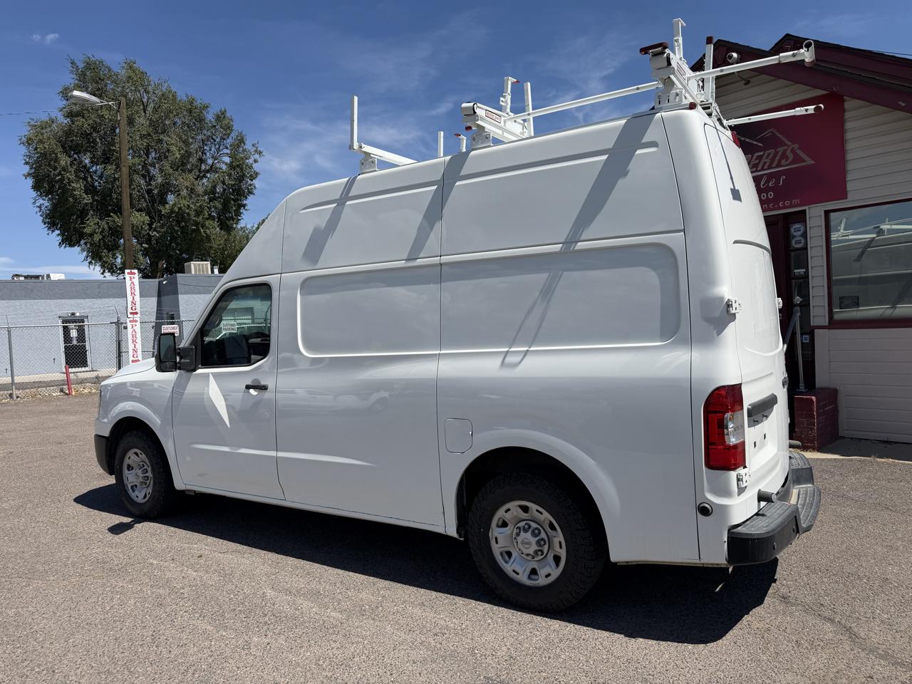 Nissan NV Cargo NV2500 HD High Roof V8 SV 2021
