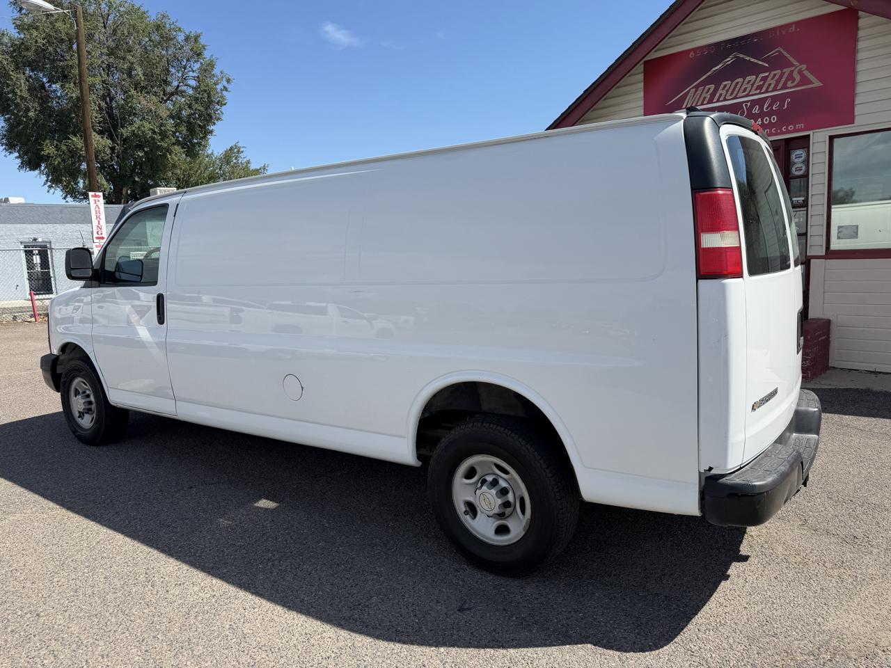 Chevrolet Express Cargo Van RWD 3500 155" 2008