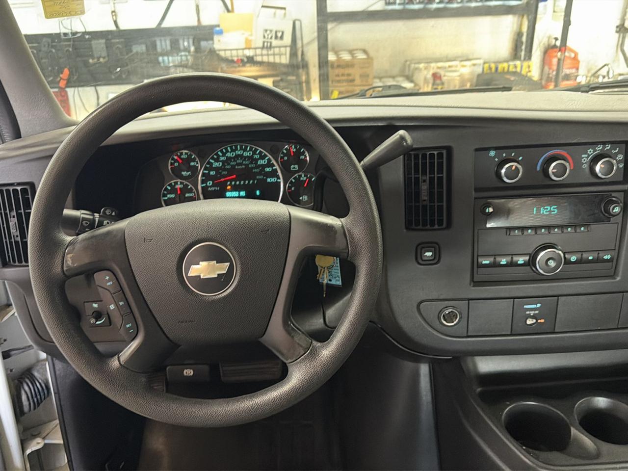 Chevrolet Express Cargo Van RWD 3500 155" 2008