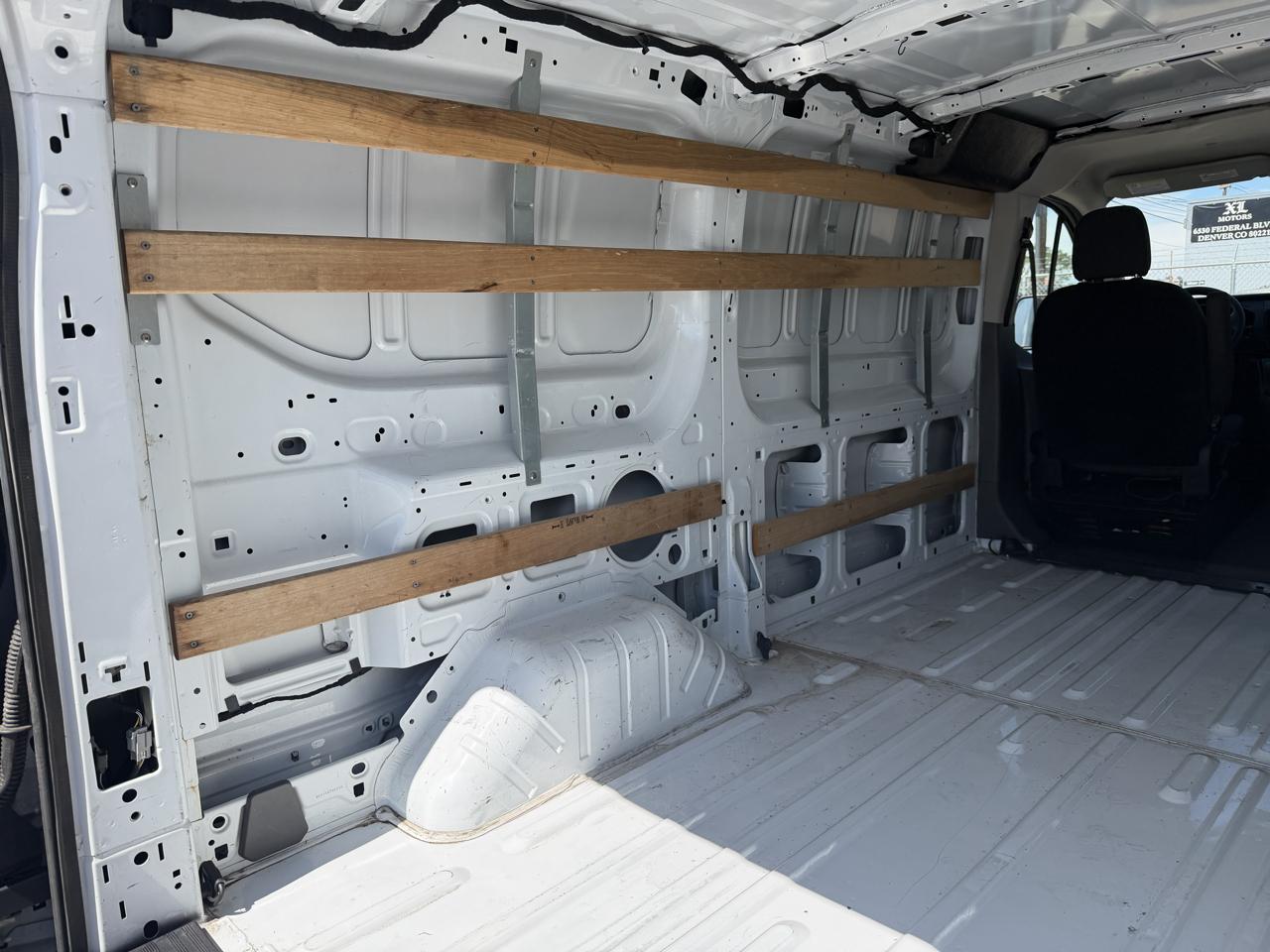 Ford Transit photo 25