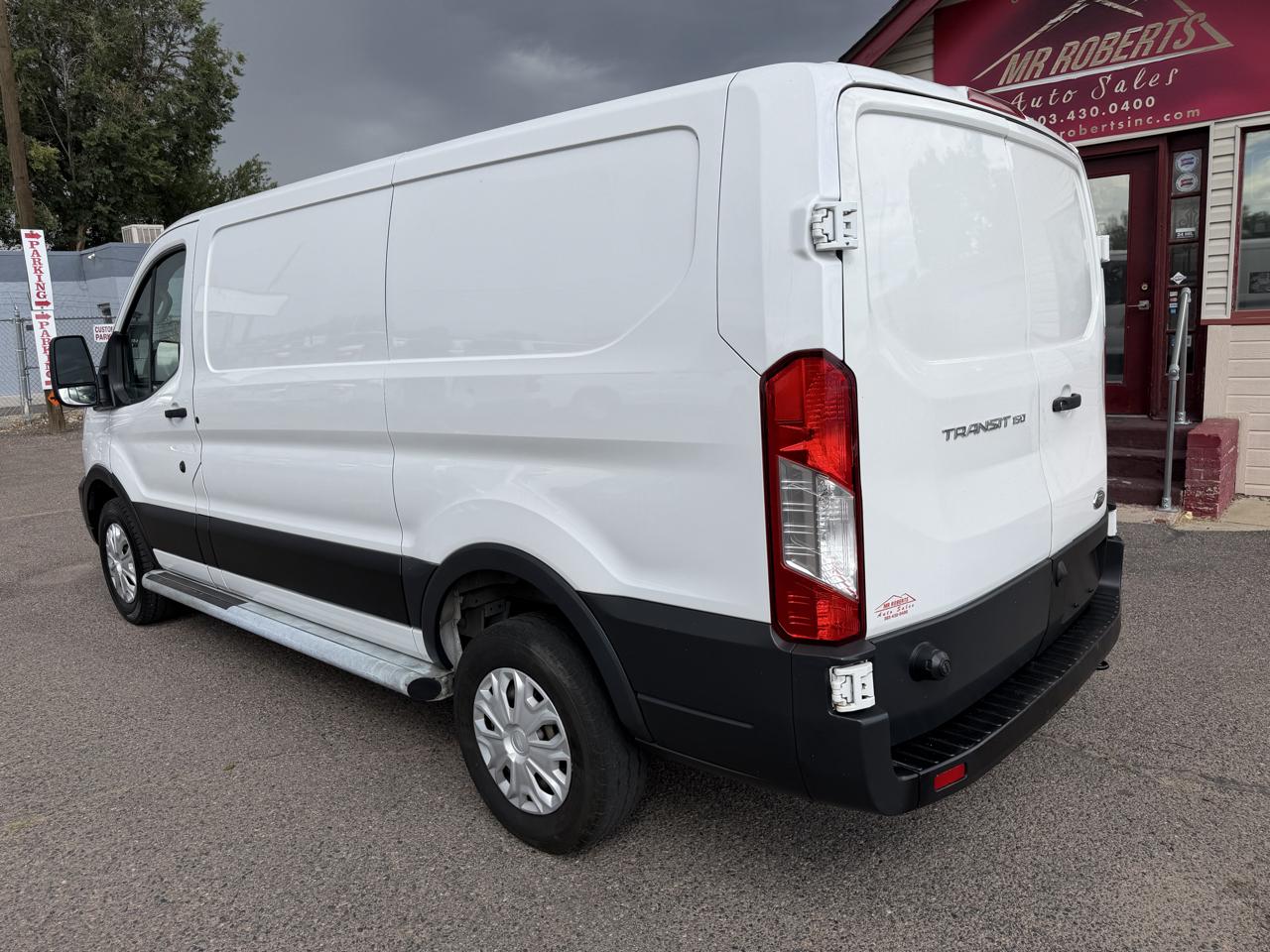 Ford Transit photo 7