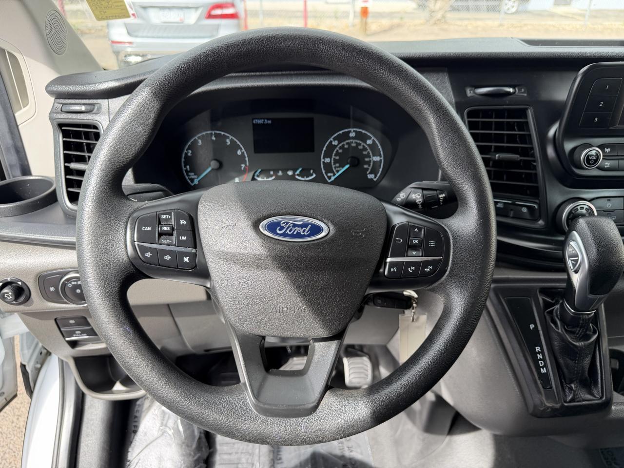 Ford Transit photo 15