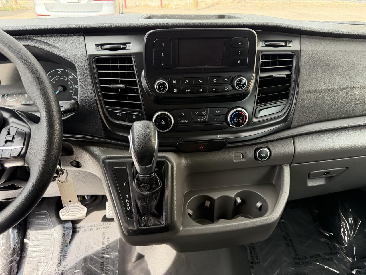 Ford Transit photo 19
