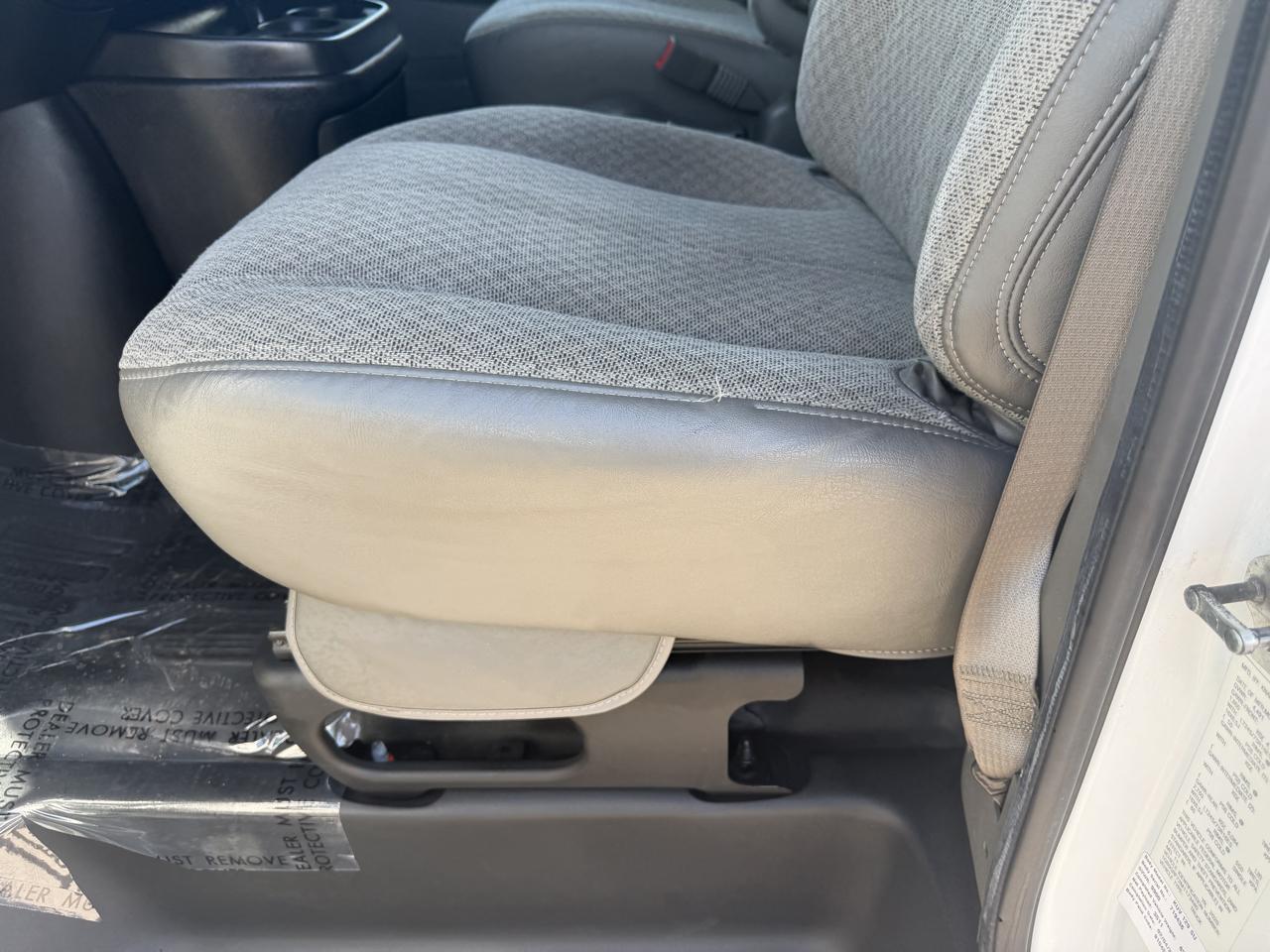 Chevrolet Express photo 12