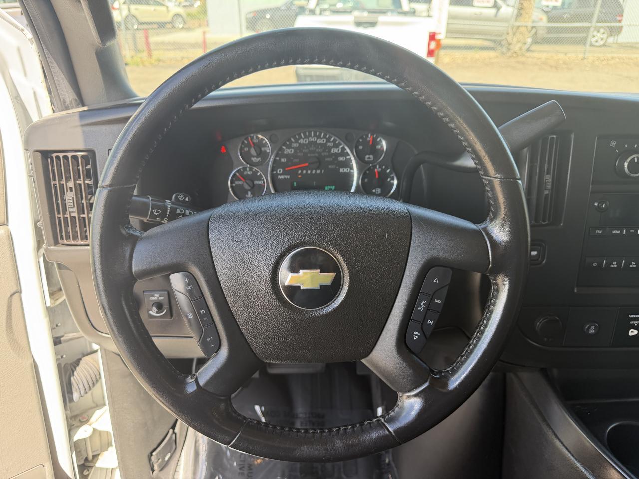 Chevrolet Express photo 14