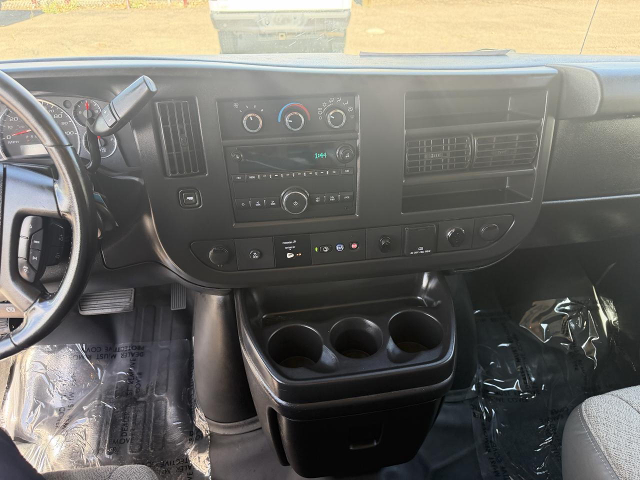 Chevrolet Express photo 18