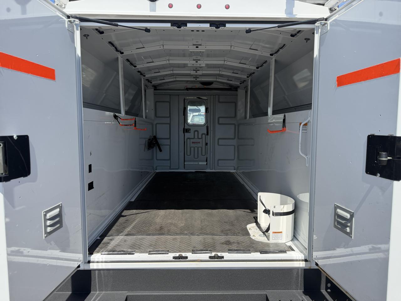 Chevrolet Express photo 25