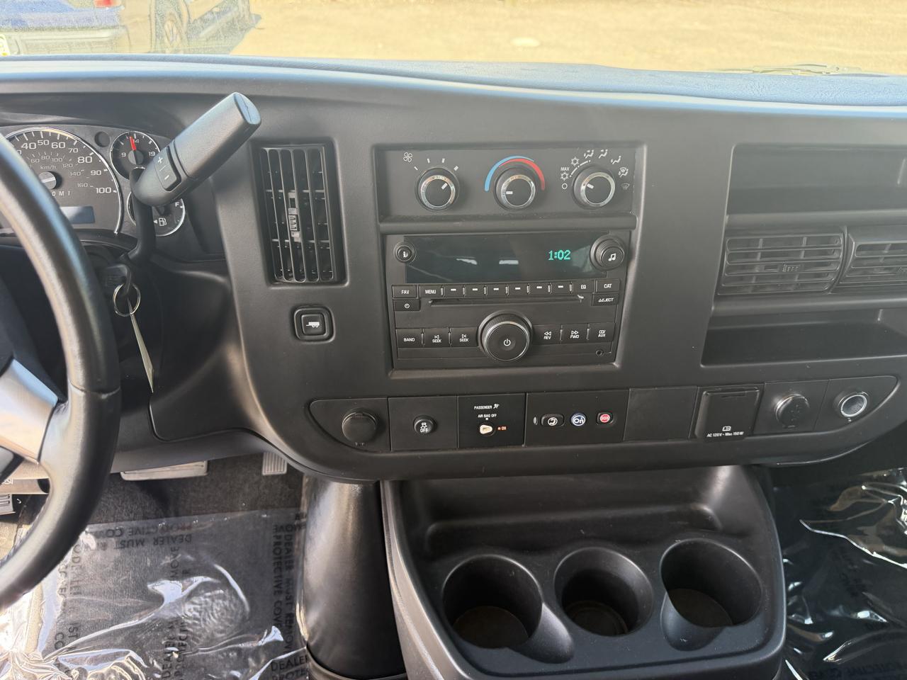 Chevrolet Express photo 17
