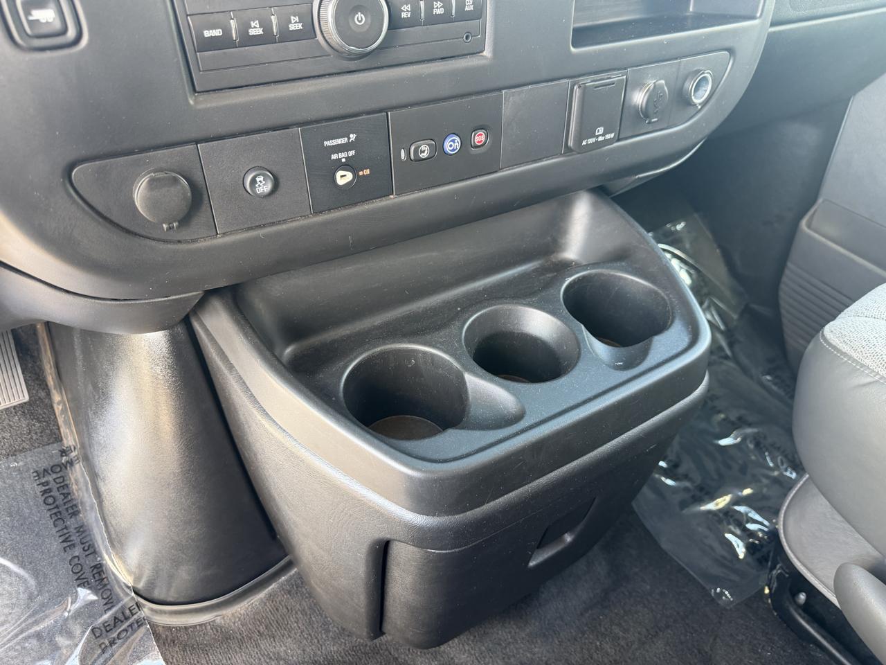 Chevrolet Express photo 18