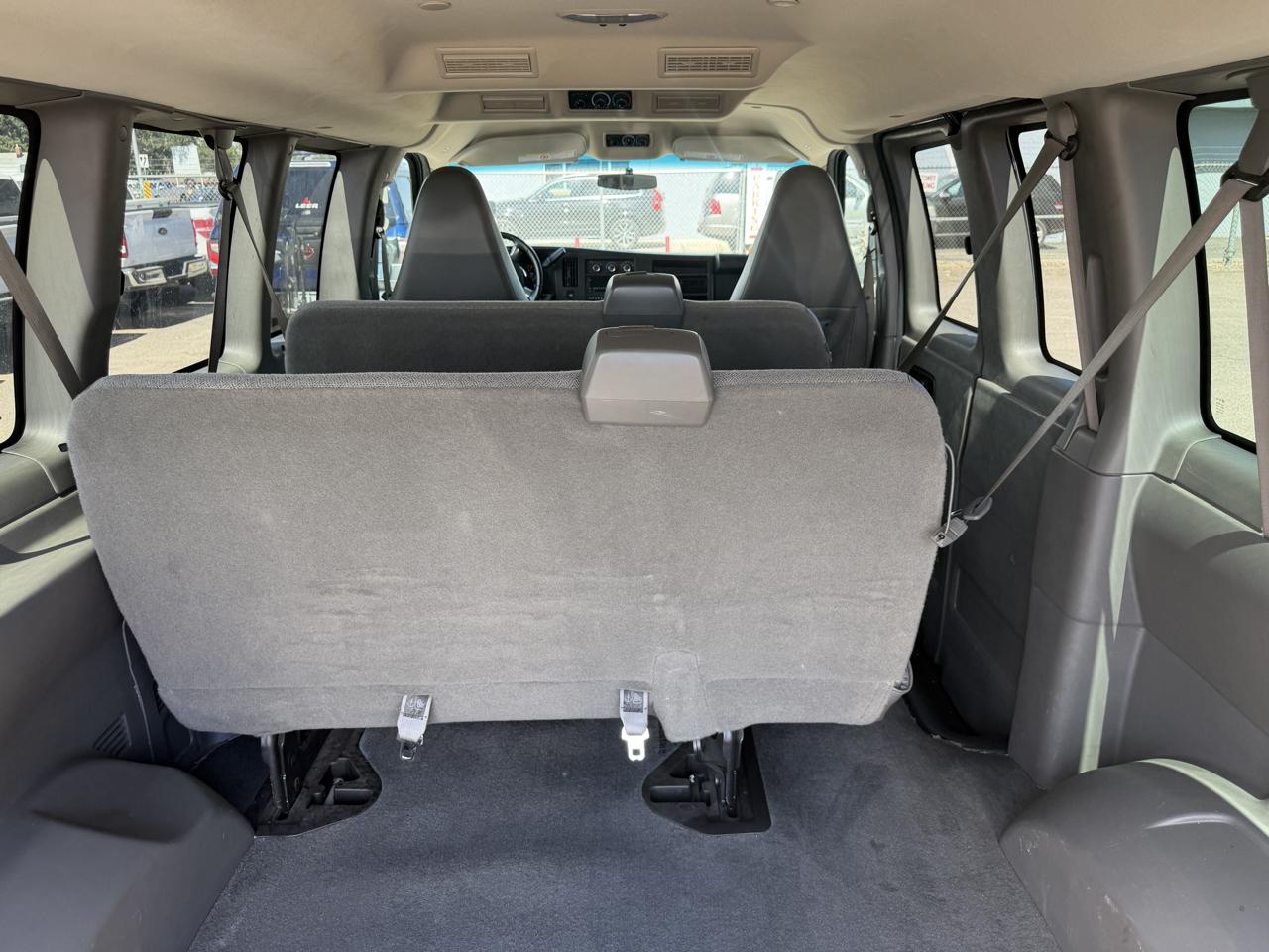 Chevrolet Express photo 22