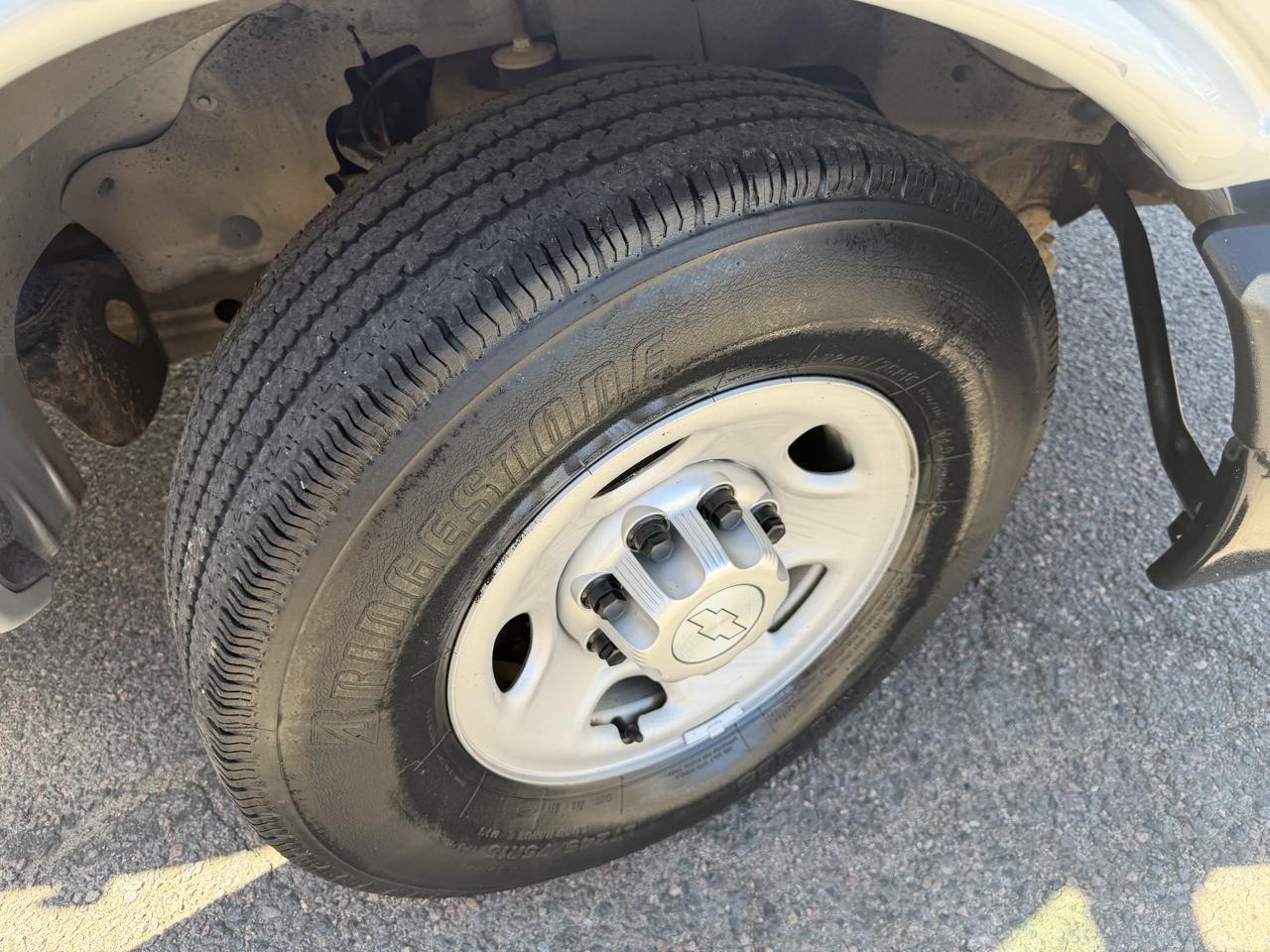 Chevrolet Express photo 27