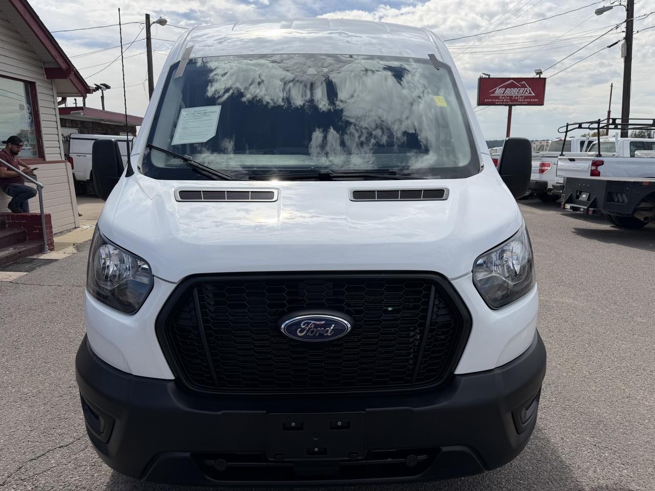 Ford Transit photo 3
