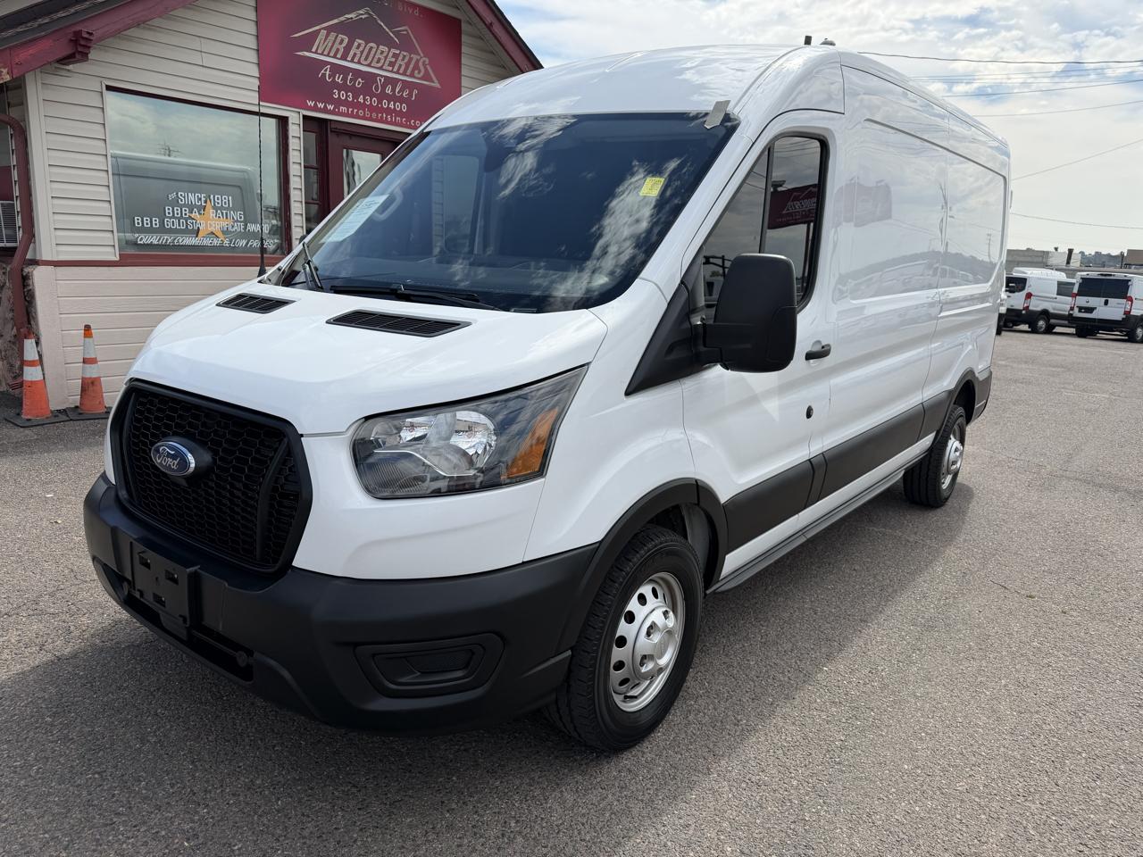 Ford Transit photo 4
