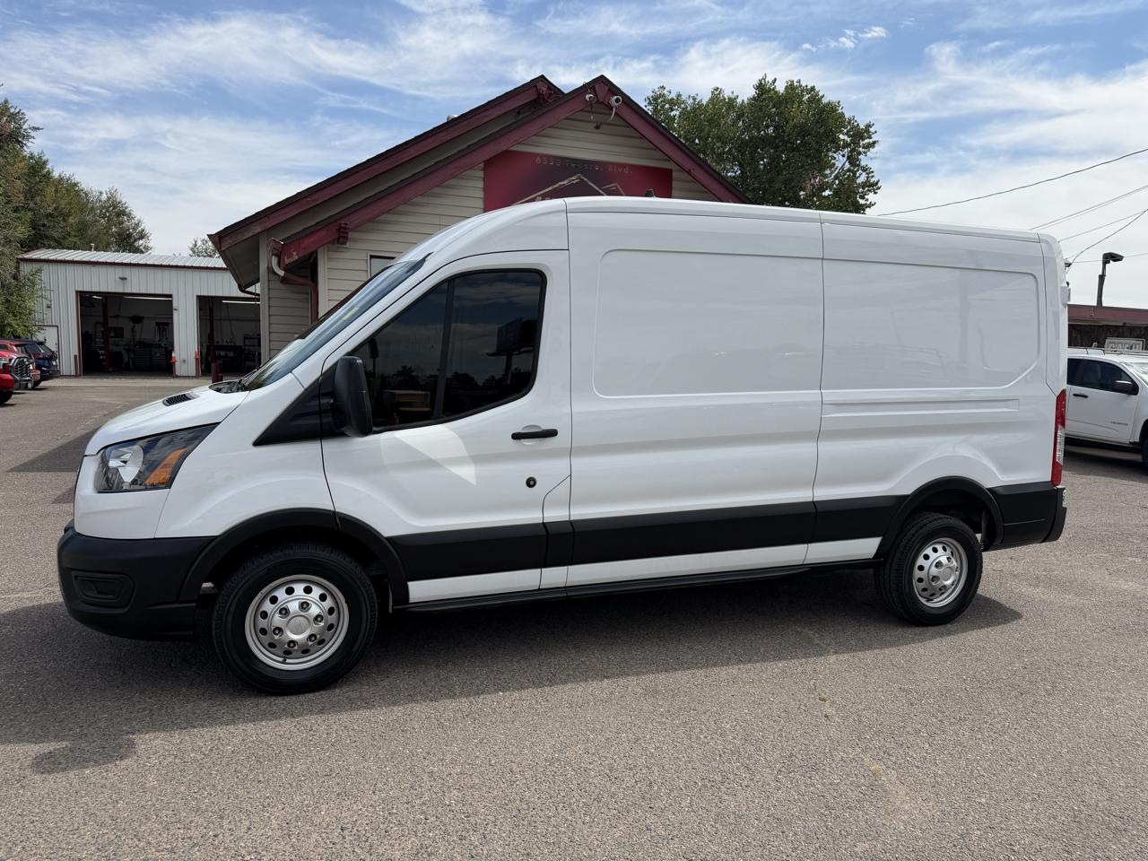 Ford Transit photo 5