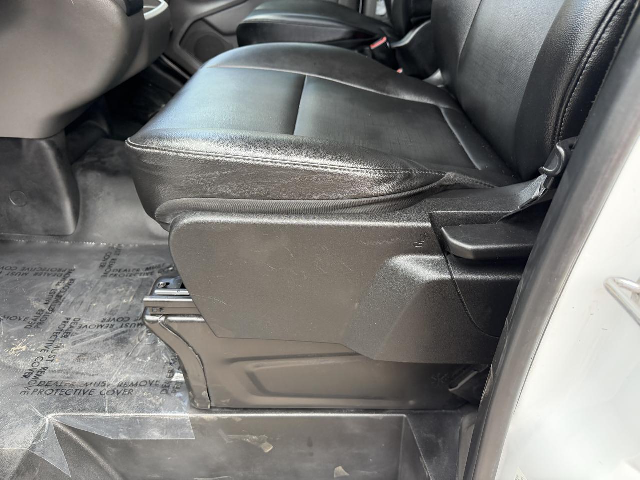 Ford Transit photo 12