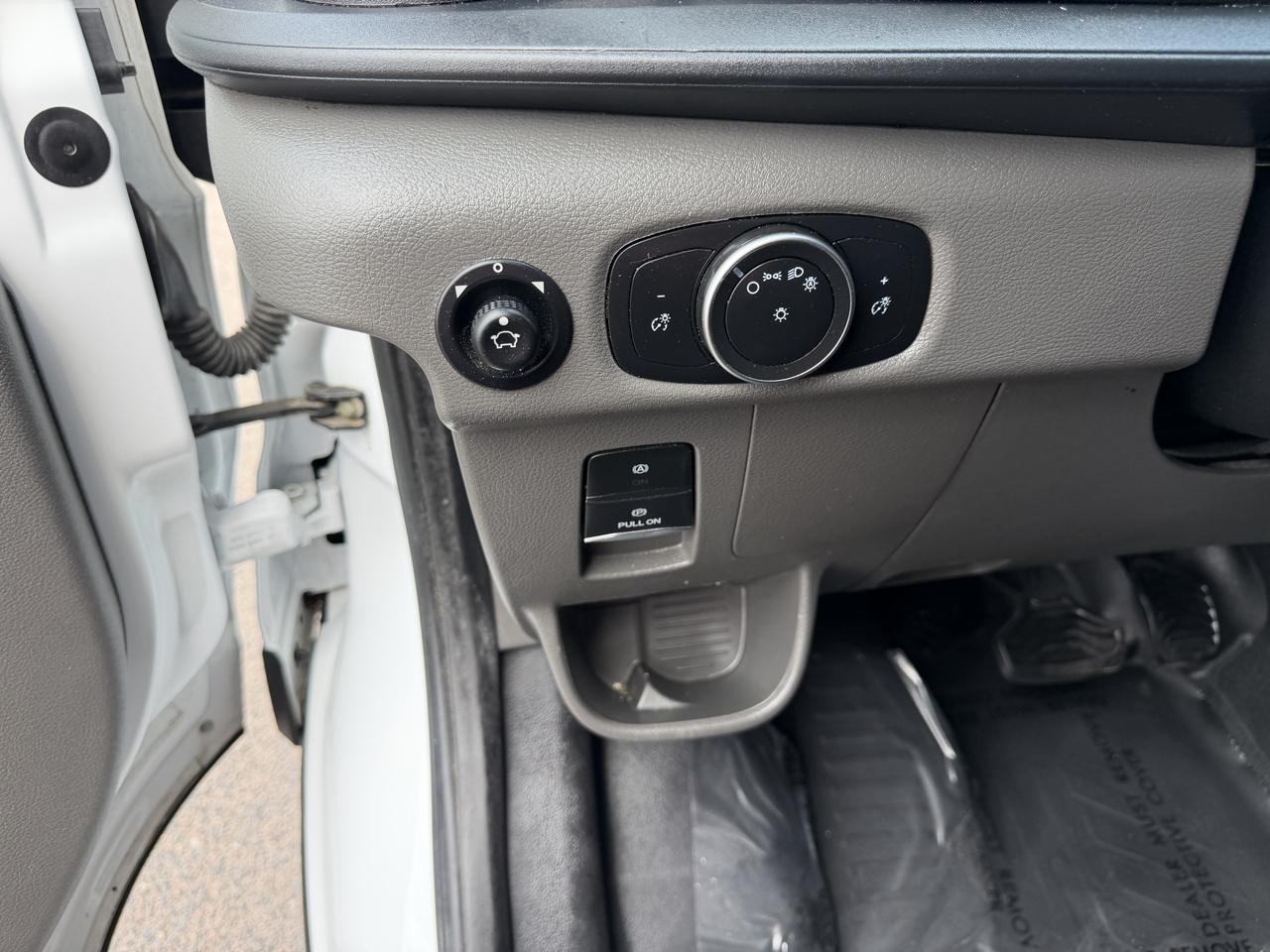 Ford Transit photo 14