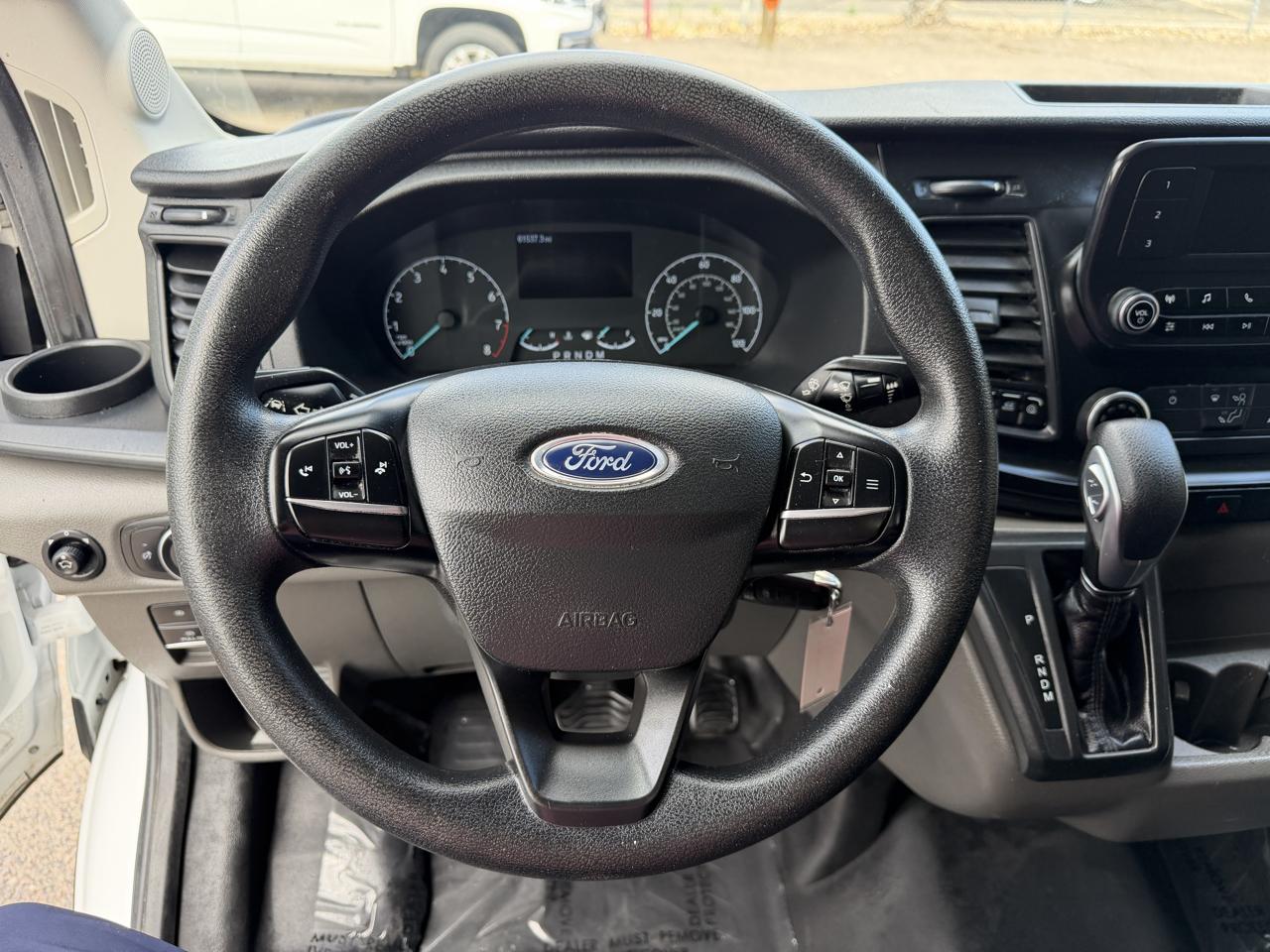 Ford Transit photo 15