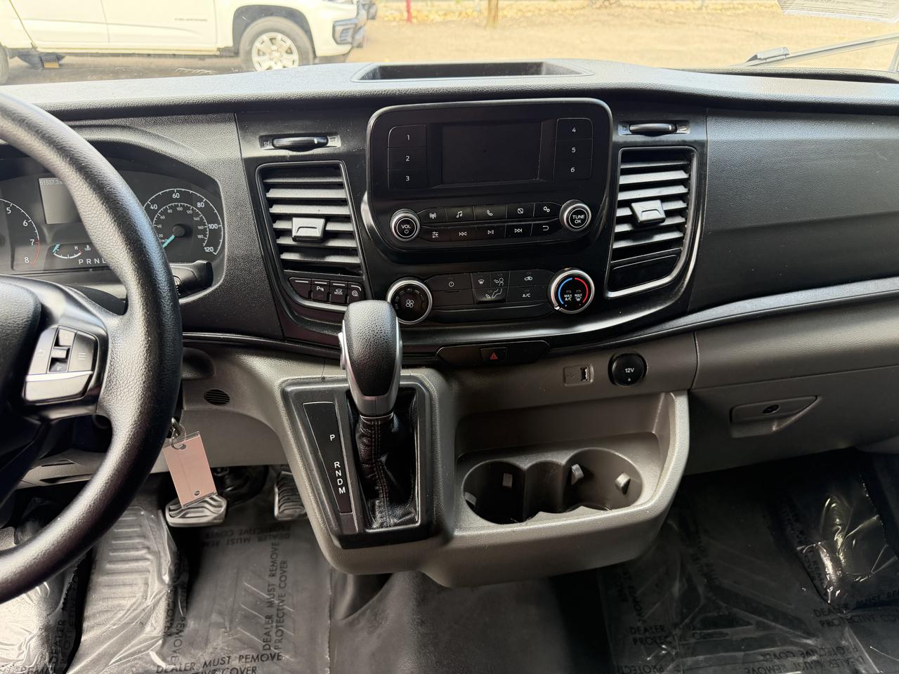 Ford Transit photo 19