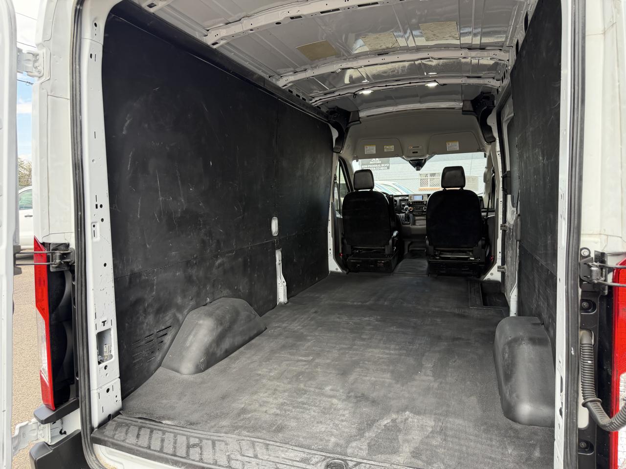 Ford Transit photo 26