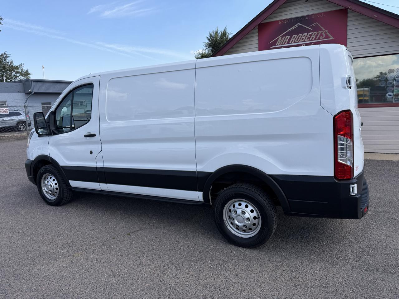 Ford Transit photo 6