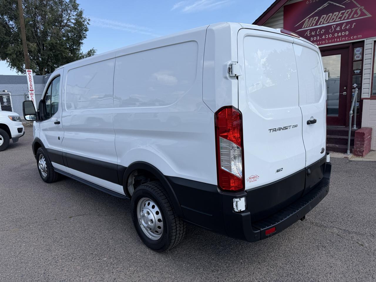 Ford Transit photo 7