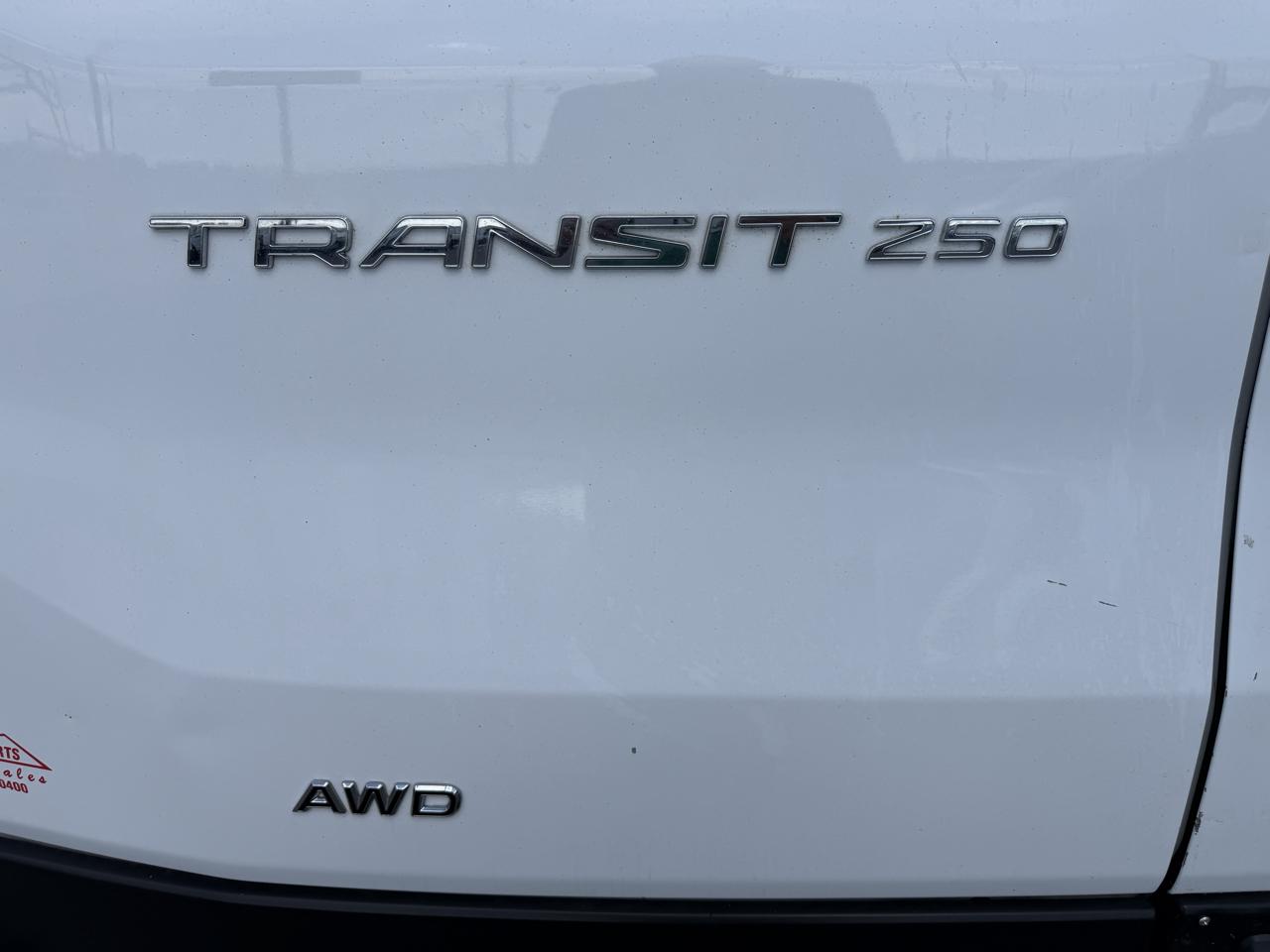 Ford Transit photo 11