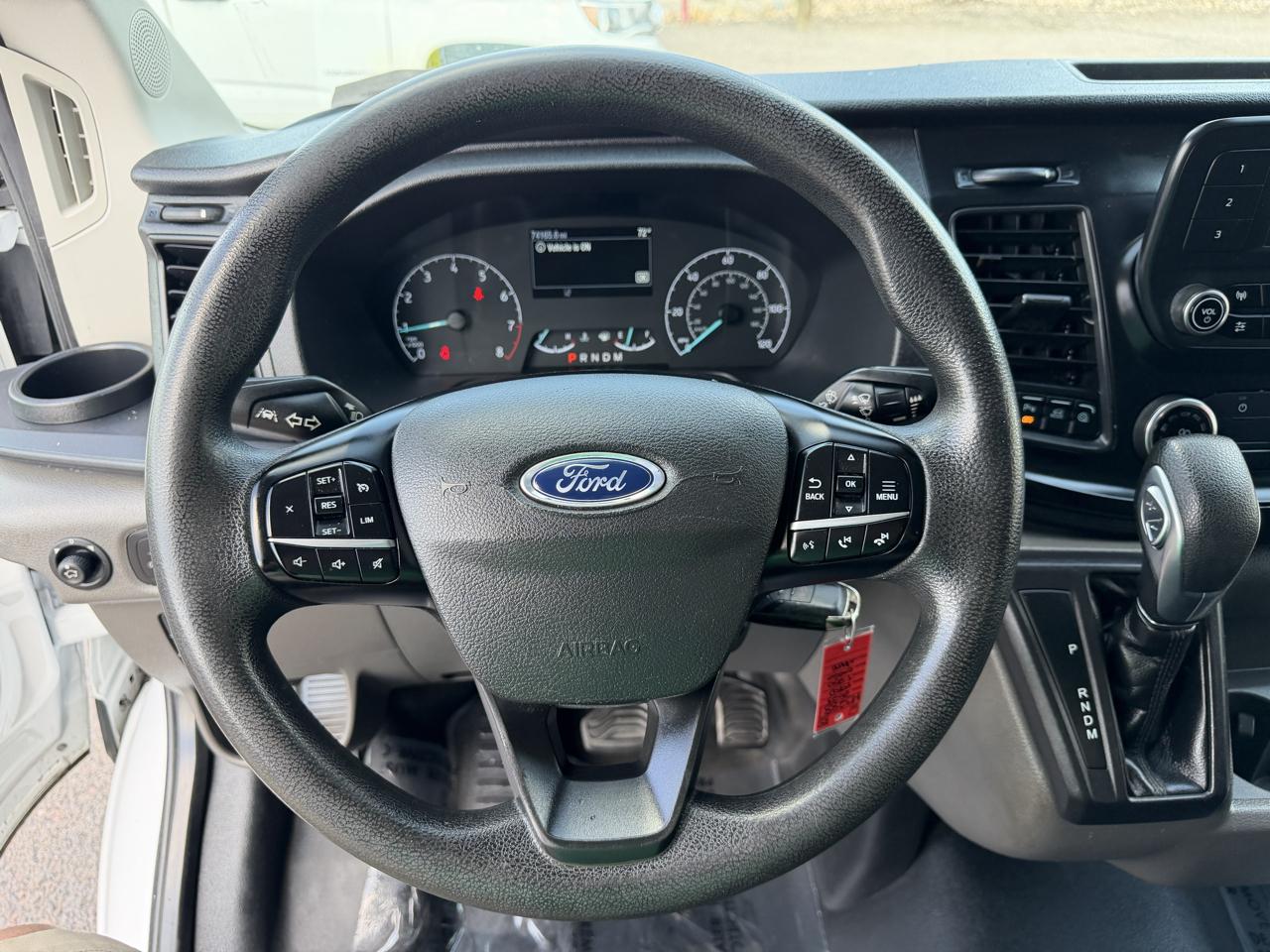 Ford Transit photo 17