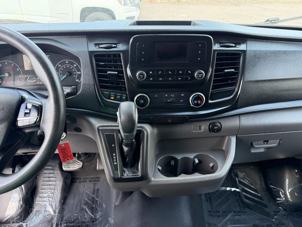 Ford Transit photo 21