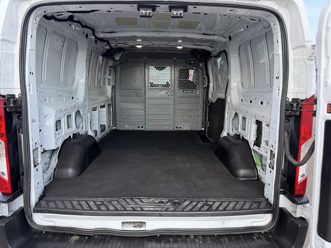 Ford Transit photo 25